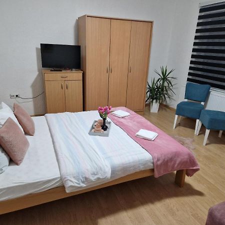 Apartamento Kuca Na Dan Šid Exterior foto