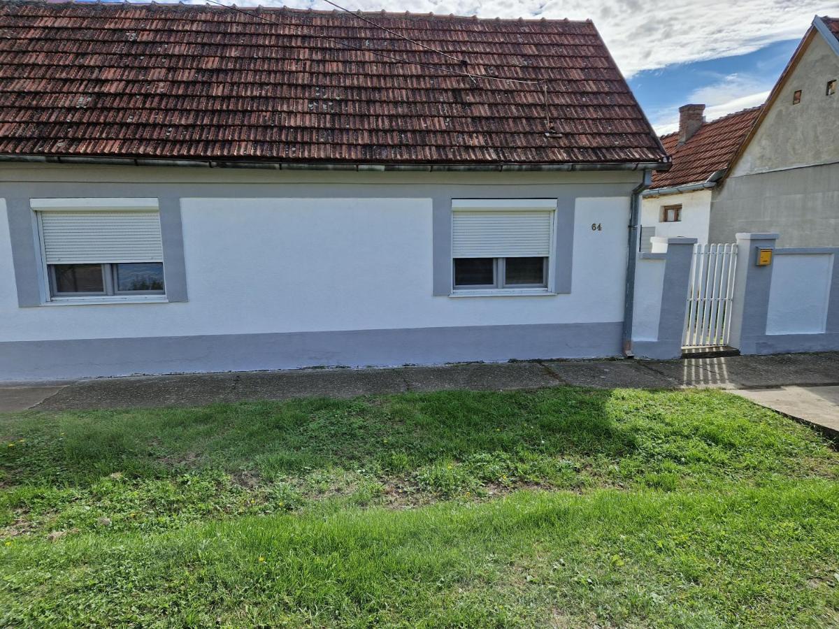 Apartamento Kuca Na Dan Šid Exterior foto